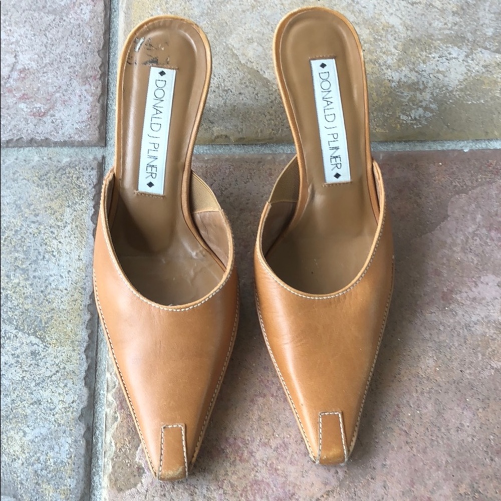 Donald J Pliner mules